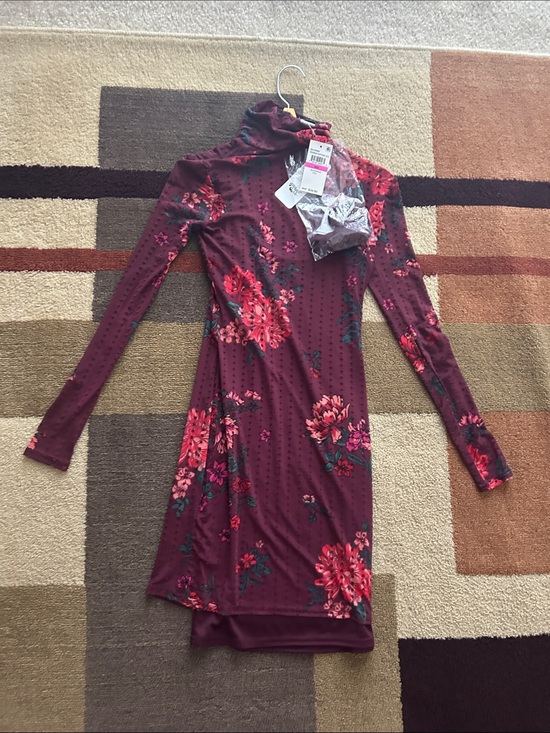 Planet Gold Dresses & Skirts - NEW WITH TAG Macy’s  Floral Mock-Neck Long Sleeve Dress in Burgundy with Mask